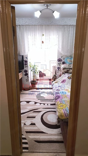Zona Nicolina Apartament 3 camere - imagine 3