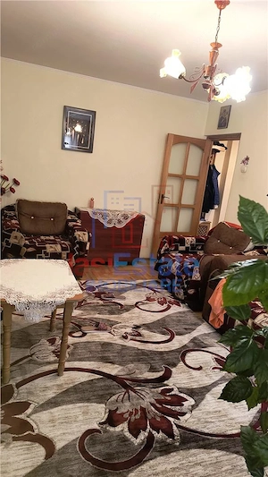 Zona Nicolina Apartament 3 camere - imagine 2