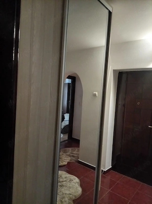 Inchiriez apartament 2 camere,et 2 ,mobilat ,centrala,zona Ramiro, aproape de gara Burdujeni  - imagine 5
