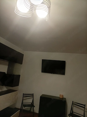 Inchiriez apartament 2 camere,et 2 ,mobilat ,centrala,zona Ramiro, aproape de gara Burdujeni 