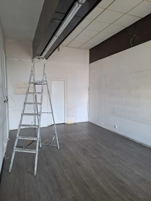 Inchiriez spatiu comercial, piata Mihai Viteazul, Arad - imagine 2