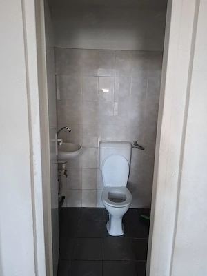 Inchiriez spatiu comercial, piata Mihai Viteazul, Arad - imagine 4