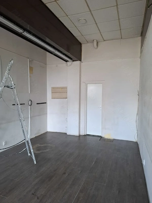 Inchiriez spatiu comercial, piata Mihai Viteazul, Arad - imagine 3