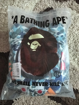 Hanorac A bathing ape (Bape)