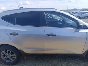 Vand schimb Hyundai Ix35 2.0 benzina163cp, 4x4 ,Octombrie 2015  - imagine 7
