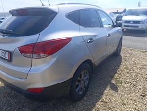 Vand schimb Hyundai Ix35 2.0 benzina163cp, 4x4 ,Octombrie 2015  - imagine 10