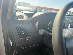 Vand schimb Hyundai Ix35 2.0 benzina163cp, 4x4 ,Octombrie 2015  - imagine 9