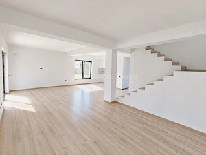 Vanzare - Casa individuala  - Vila P+1+M -   Prelungirea Ghencea -  Margelelor - teren 370 mp -  STB - imagine 2