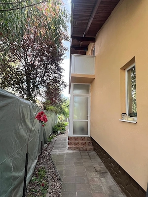 Vând casă mansardată 5 camere cu 2 băi - imagine 2