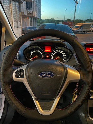 V nd ford f esta  - imagine 2