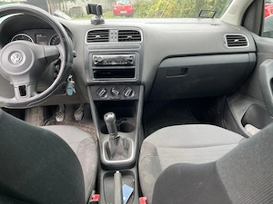 Vând Volkswagen Polo 1.6 TDI | An 2009 | 90 CP | 233.900 km - imagine 4