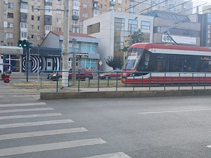 Inchiriez spariu comercial Vlaicu(cu vitrina) pe princilala - imagine 2