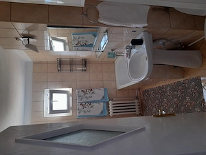 Proprietar închiriez apartament doua camere cetate etaj 3  - imagine 3
