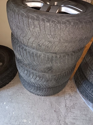 Vând set 4 genti aluminiu cu cauciucuri de iarnă pentru Volkswagen Golf 4 - imagine 3