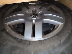 Vând set 4 genti aluminiu cu cauciucuri de iarnă pentru Volkswagen Golf 4
