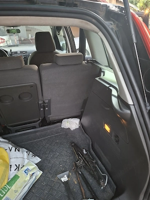 Vind Ford Focus C Max,1,6 benzina ,2005,206 940 km - imagine 2
