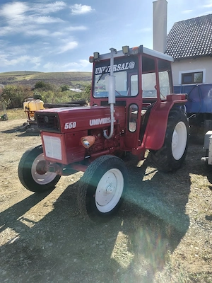 Tractor universal 550 