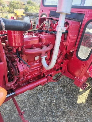 Tractor universal 550  - imagine 4