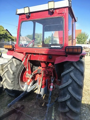 Tractor universal 550  - imagine 3