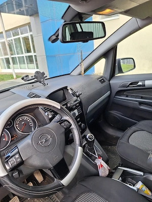 De vânzare Opel Zamfira 1,7cdti 