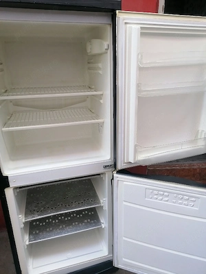Vand Frigider Arctic cu 2 Usi,150 cm,Stare Buna de Funcționare,300 lei Neg