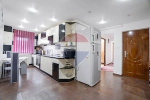 DE ÎNCHIRIAT | 3 CAMERE DECOMANDAT | 65 MP | 2 BĂI | TRACTORUL - imagine 3
