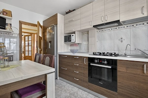 Apartament 3 camere, două băi de vânzare - Str Poetului - imagine 3