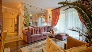 Apartament Unic, cu Priveliste Superba și Design Exotic – Str. Bobâlna