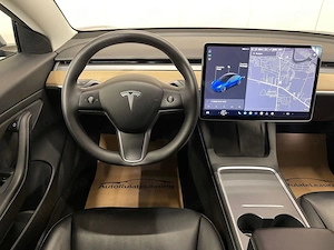 Tesla Model 3 - imagine 6