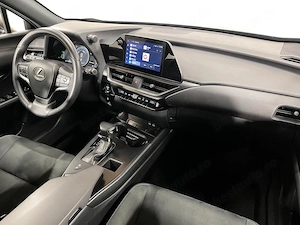 Lexus UX - imagine 8