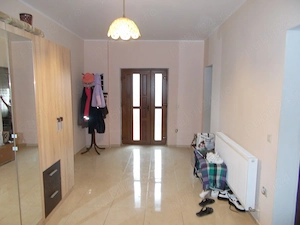 Casa, parter, Peciu Nou, 5 camere, 233mp, teren 780mp - imagine 3