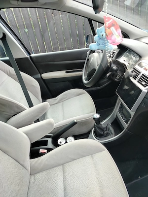 Dezmembrez Peugeot 307  - imagine 3