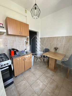 Apartament cu 2 camere de vanzare,decomandat, Zona Aeroport Timisoara - imagine 8
