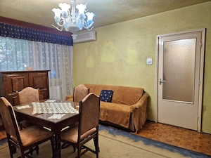 Vand apartament 3 camere, metrou Favorit