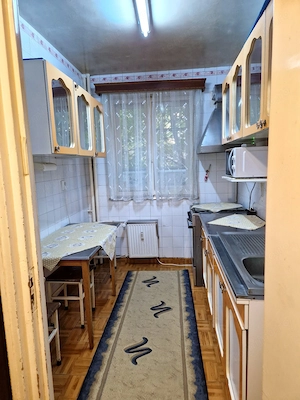 Vand apartament 3 camere, metrou Favorit - imagine 6