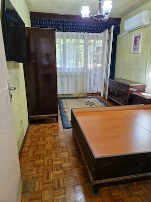 Vand apartament 3 camere, metrou Favorit - imagine 4