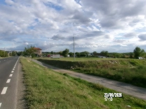 1000 mp intravilan construibil