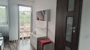 Dau spre închiriere ap cu 2 camere, bucătărie,baie, terasă  - imagine 2