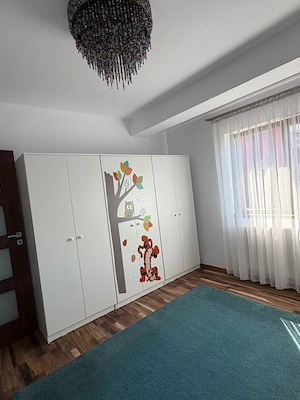 Dau spre închiriere ap cu 2 camere, bucătărie,baie, terasă  - imagine 6