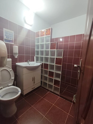 Inchiriez apartament 4 camere, Tei, Nemobilat - imagine 3