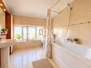 Apartament cu 3 camere in Buna Ziua terasa generoasa - imagine 4