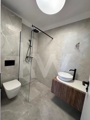 Apartament premium cu 3 camere – design personalizat și terasă spațioasă  - imagine 3
