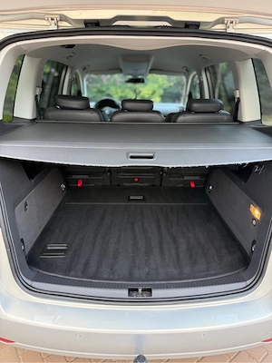    VW Touran 2.0 TDI 140 CP Automată DSG | Recent Adusă | Dotări Premium | Carte Service - imagine 10