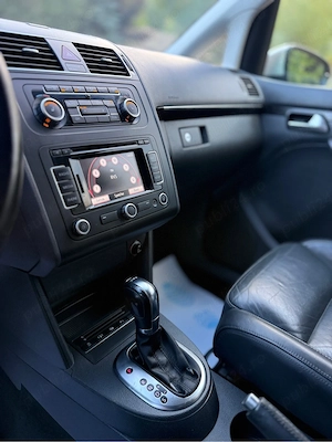    VW Touran 2.0 TDI 140 CP Automată DSG | Recent Adusă | Dotări Premium | Carte Service - imagine 9