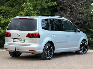    VW Touran 2.0 TDI 140 CP Automată DSG | Recent Adusă | Dotări Premium | Carte Service - imagine 3