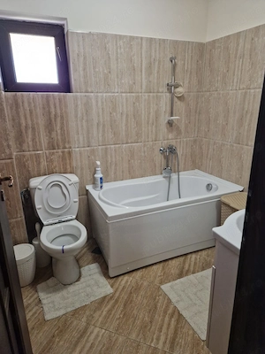 Inchiriez apartament 2 camere decomandat - imagine 5
