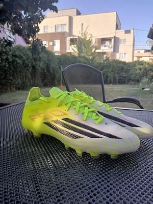 Ghete de fotbal, F50 Pro 