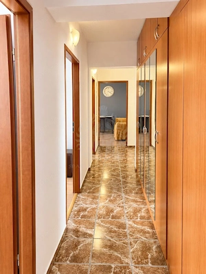 APARTAMENT 3 CAMERE // ZONA REPUBLICII //ZONA CENTRALA SI ACCESIBILA - imagine 2