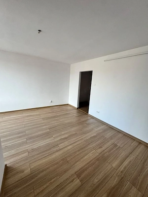 Garsoniera spatioas-Renovata integral-Potrivită pentru locuit sau investitie - imagine 3