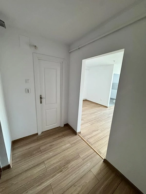 Garsoniera spatioas-Renovata integral-Potrivită pentru locuit sau investitie - imagine 6